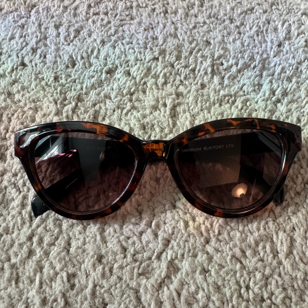 Steve Madden sunglasses